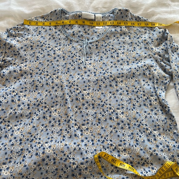 Liz Claiborne XL Light Blue Long Sleeve Floral Print Top - Picture 3 of 12